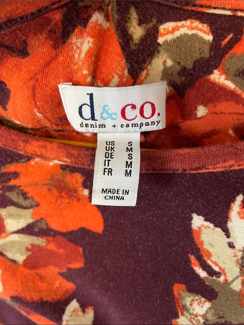 D&CO Women’s Long-Sleeve Floral Tunic Top - Burgundy with Red BloomSize Small - Picture 2 of 5